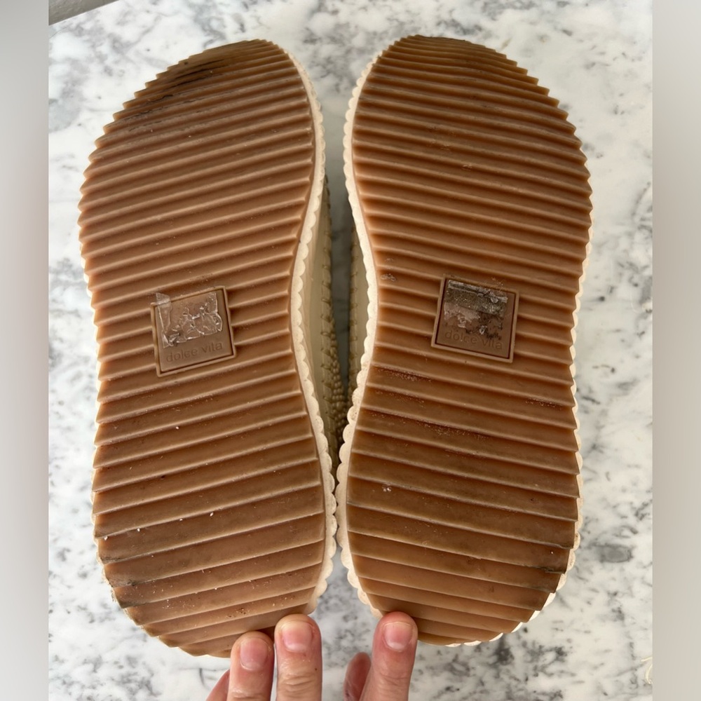 Dolce Vita Cream Platform Sneakers - Picture 7 of 7